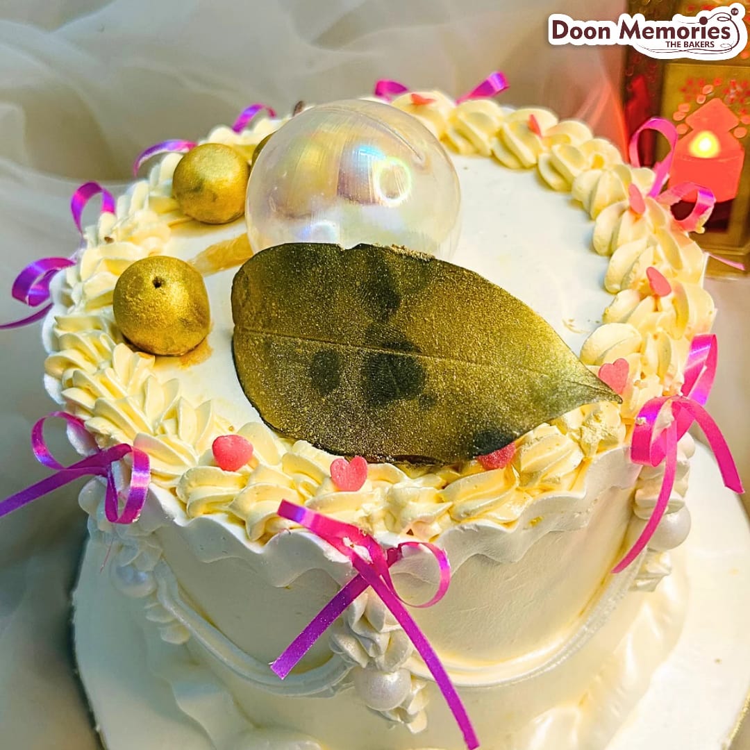 Golden Leaf Cream Vanilla White Elegant Cake | Doon Memories