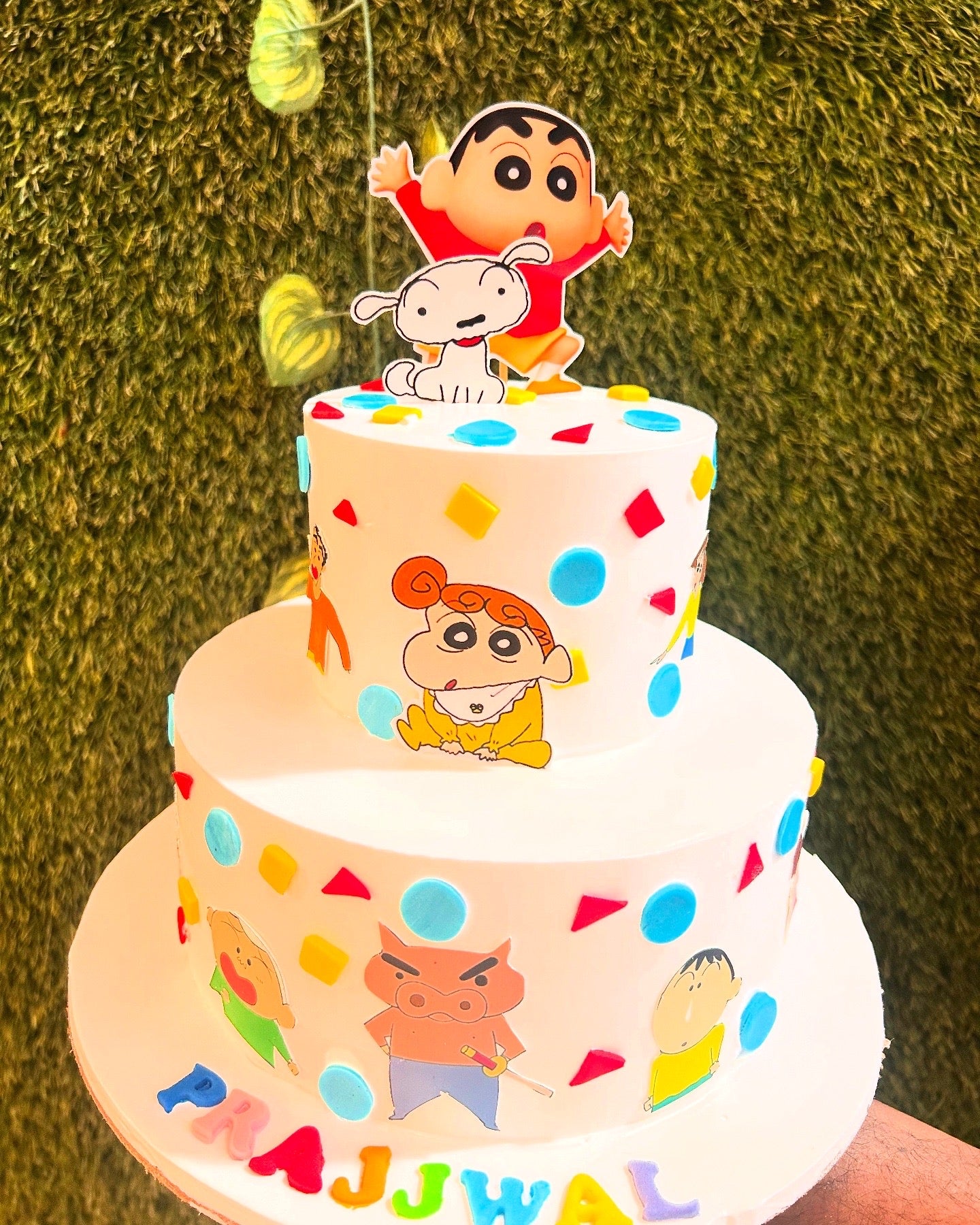 Shinchan-Themed Delight Cake