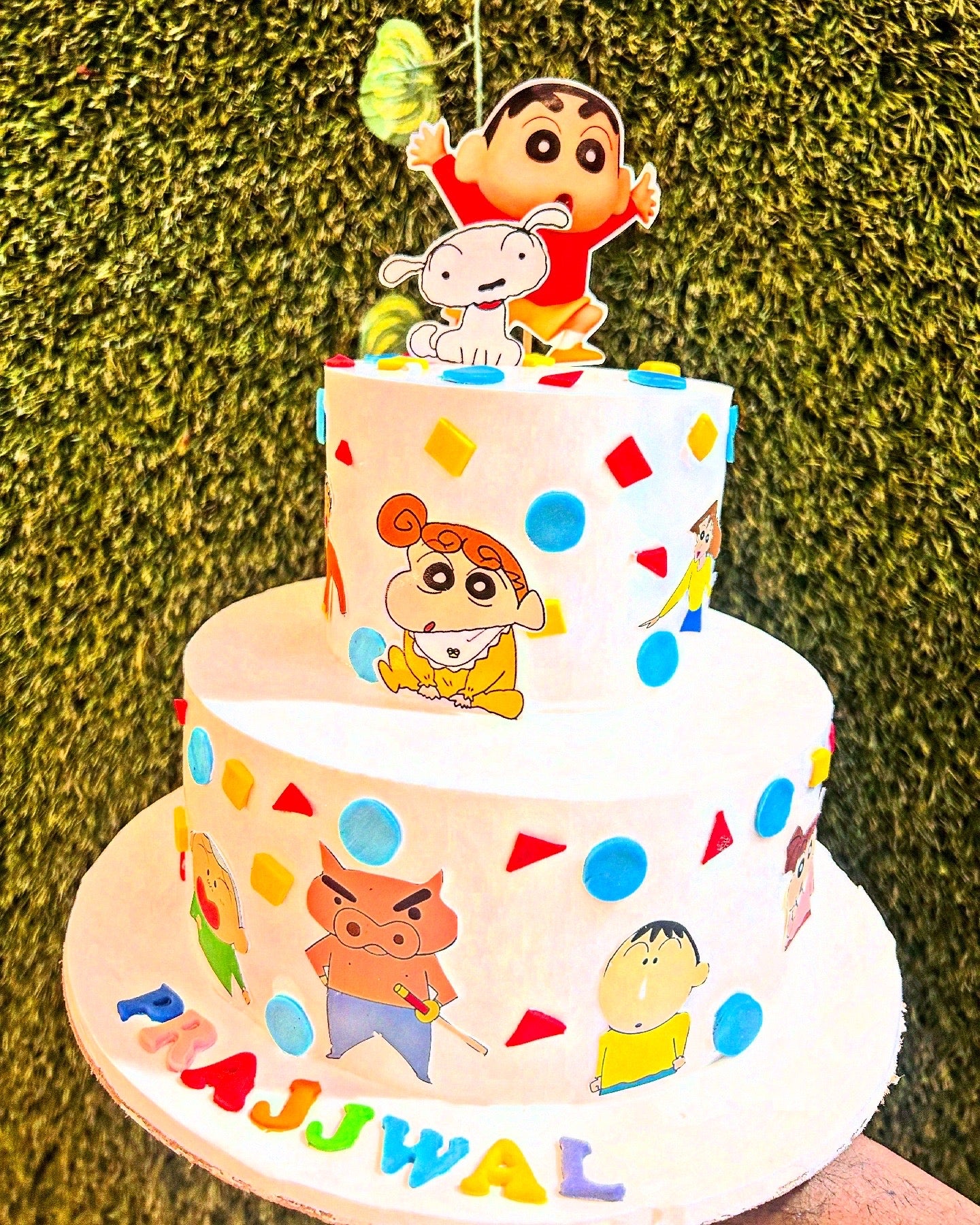 Shinchan-Themed Delight Cake