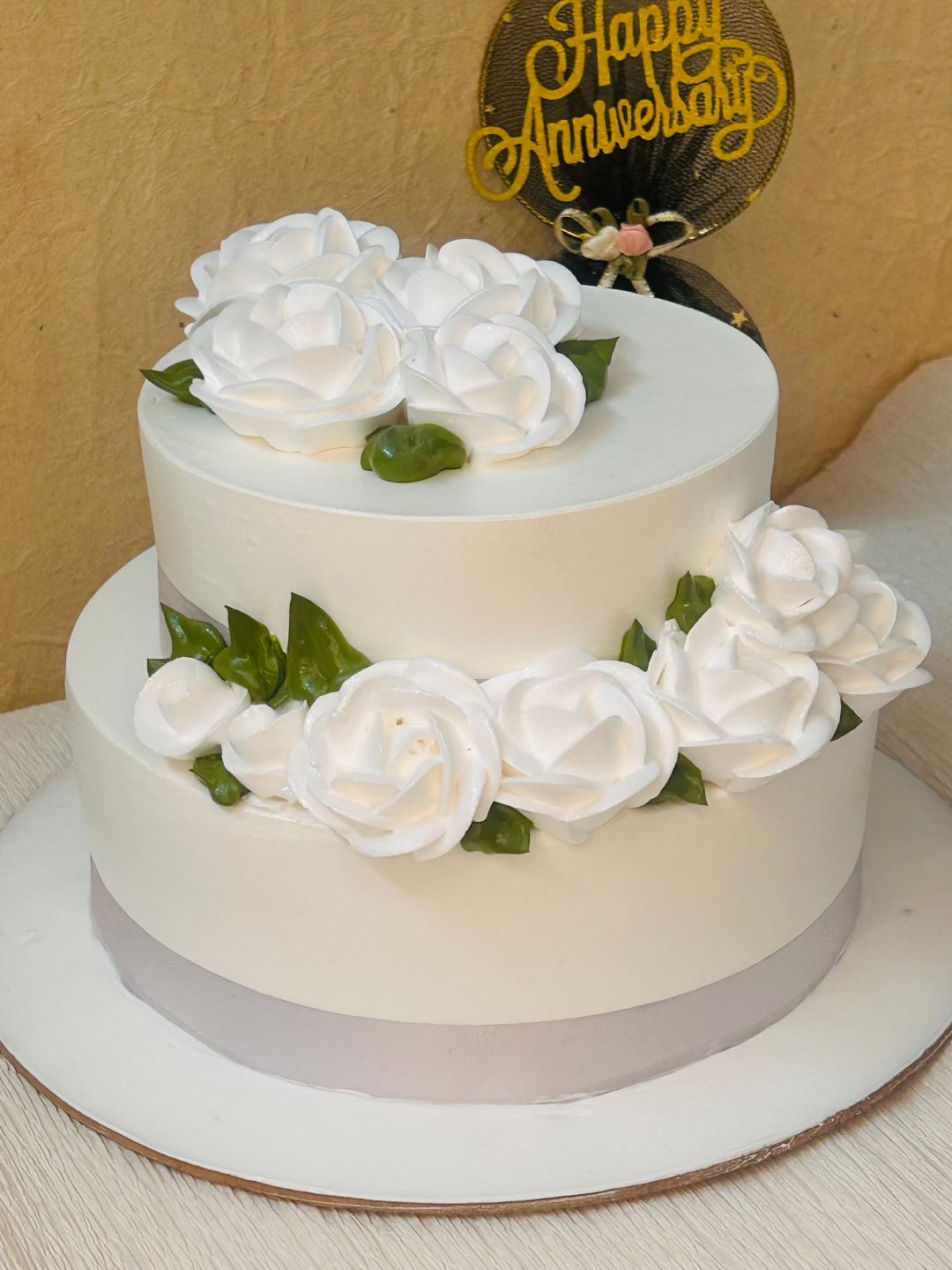 Elegant Wedding White Floral Classic Vanilla Cake | Doon Memories