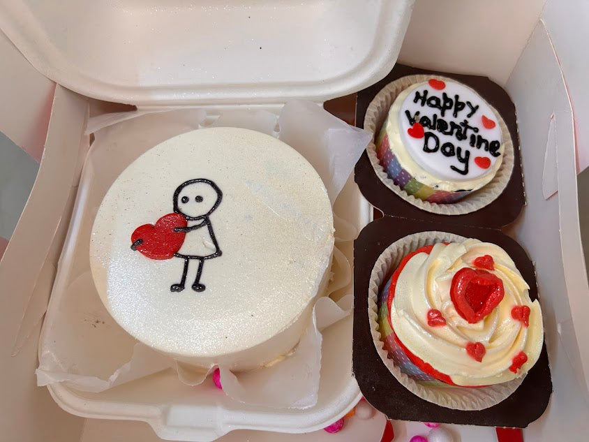 Valentine's Day Themed Vanilla Mini Cake and Cupcake Combo | Doon Memories
