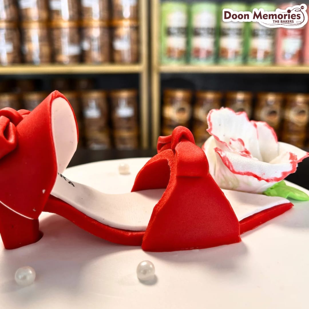 High Heel Fondant Vanilla Red Elegant Cake | Doon Memories