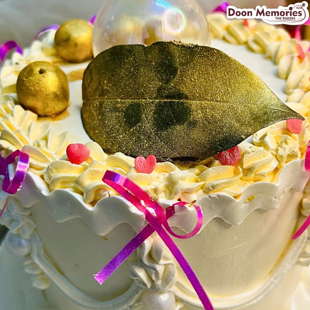 Golden Leaf Cream Vanilla White Elegant Cake | Doon Memories