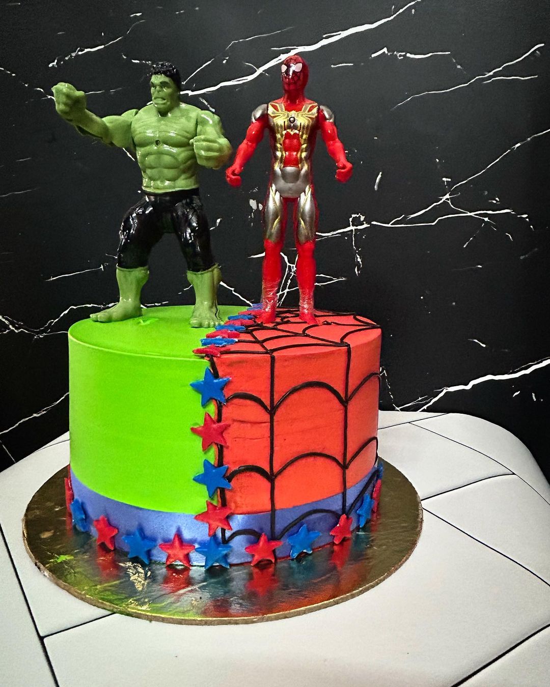 Spider-Man Incredible Hulk Birthday Cake - CakeCentral.com