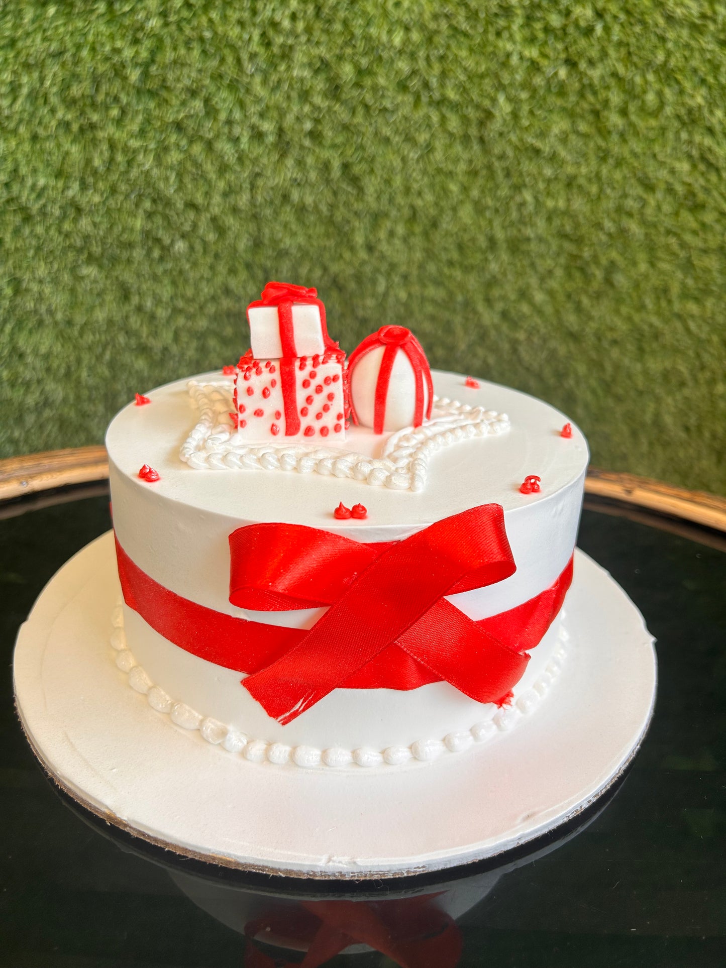 Red Ribbon Gift Box Cake