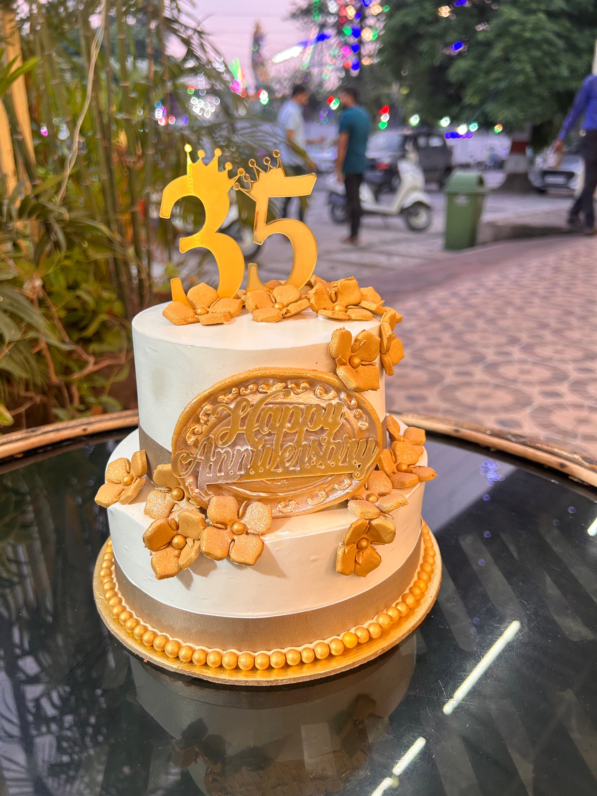 Delicious Golden Glory 35th Celebration Cake | Doon Memories 