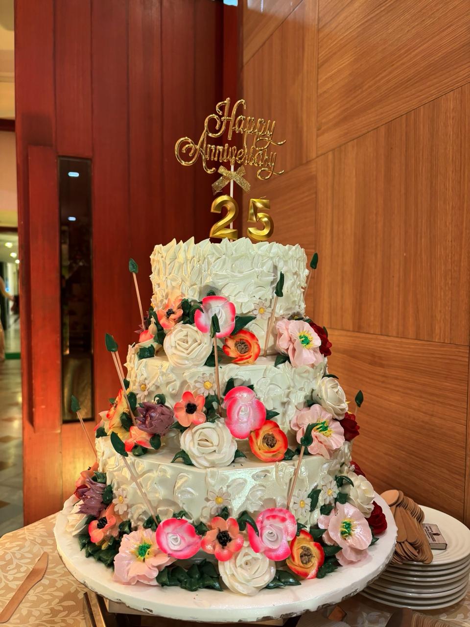 Floral Bliss 25th Anniversary Cake