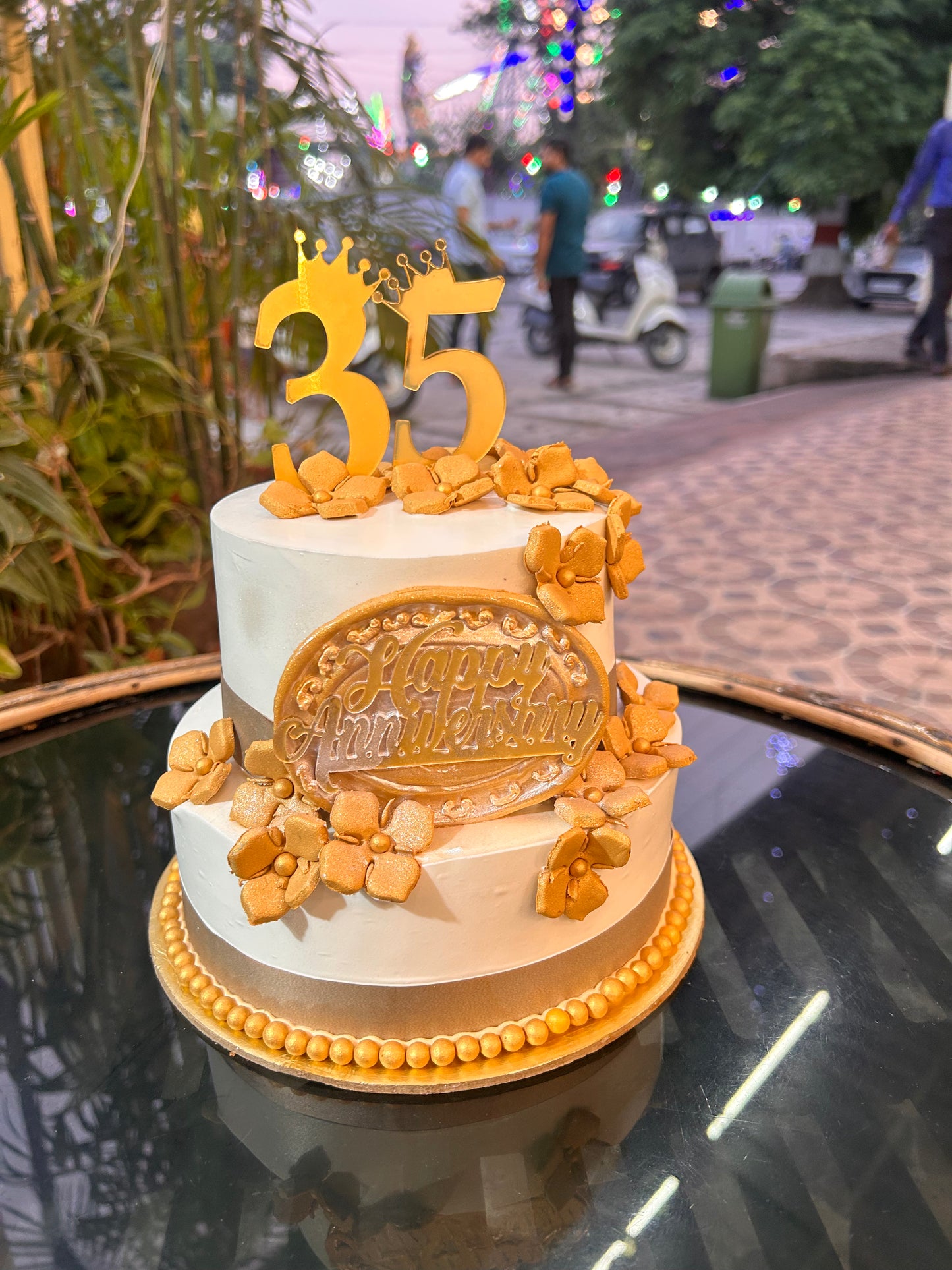 Golden Glory 35th Celebration Cake