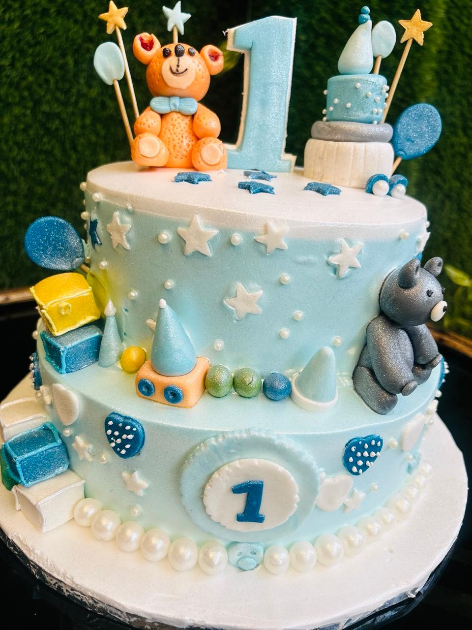 Adorable Teddy Bear Cake Theme |  Doonmemories